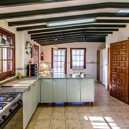 Catalunya Casas Nature And Tranquility For 24 Pax - 30km To *