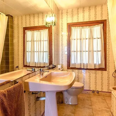 Catalunya Casas Nature And Tranquility For 24 Pax - 30km To Villa *